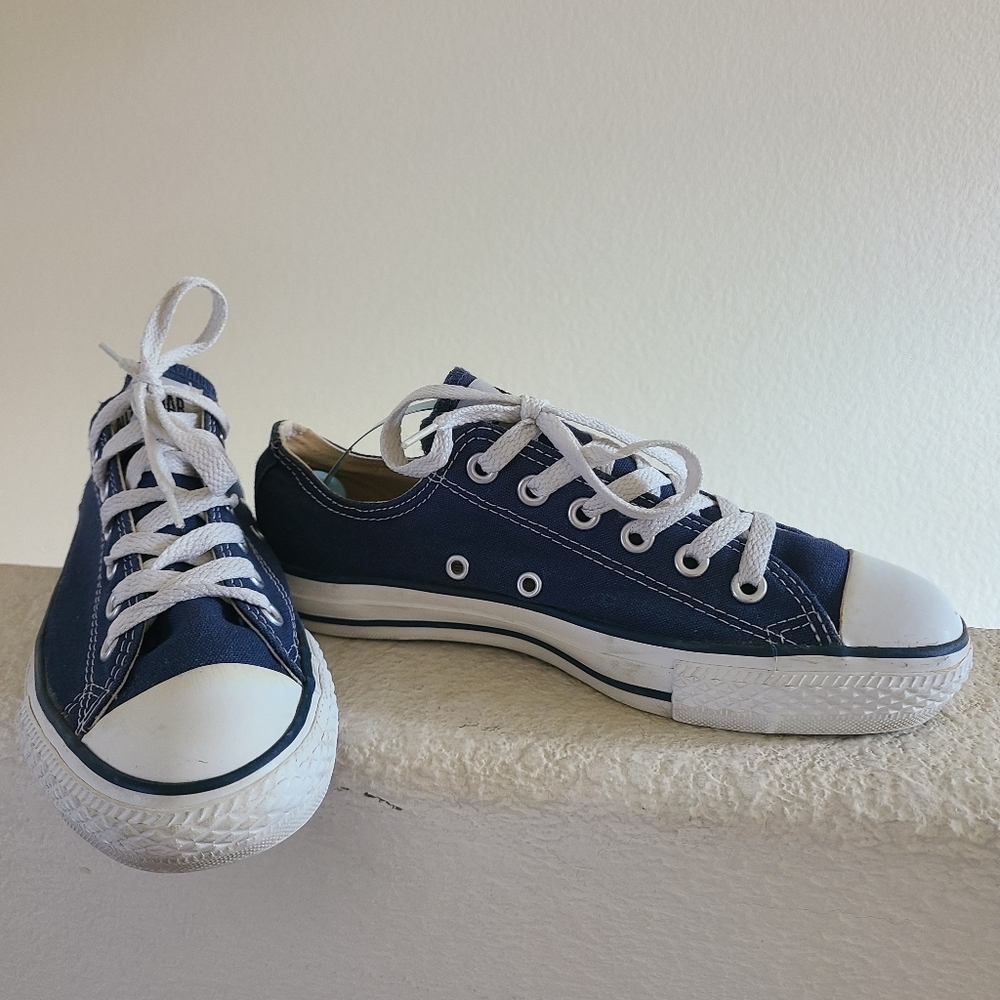 Converse All Star unisex shoes size 5 or 7